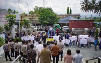 Ratusan Mahasiswa Geruduk BPJS Gorontalo: Kepala Cabang Diminta Lengser!